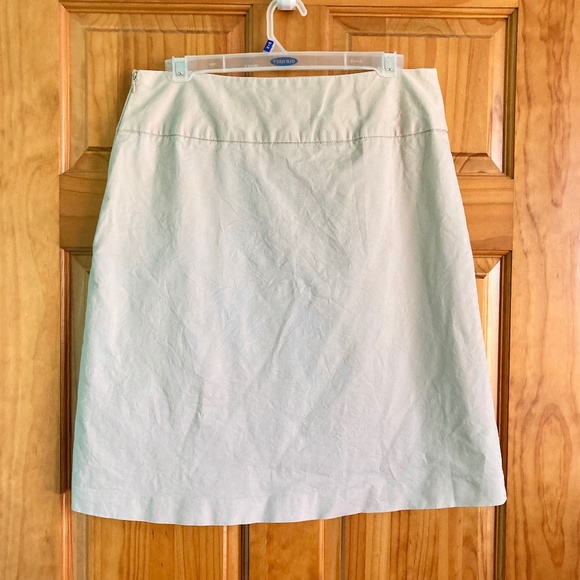 Women’s size 8 Merona khaki knee length lined skirt with side zipper - Picture 2 of 4